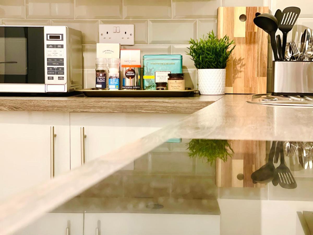 Enchanting One Bed Flat With Free Parking 헨던 외부 사진