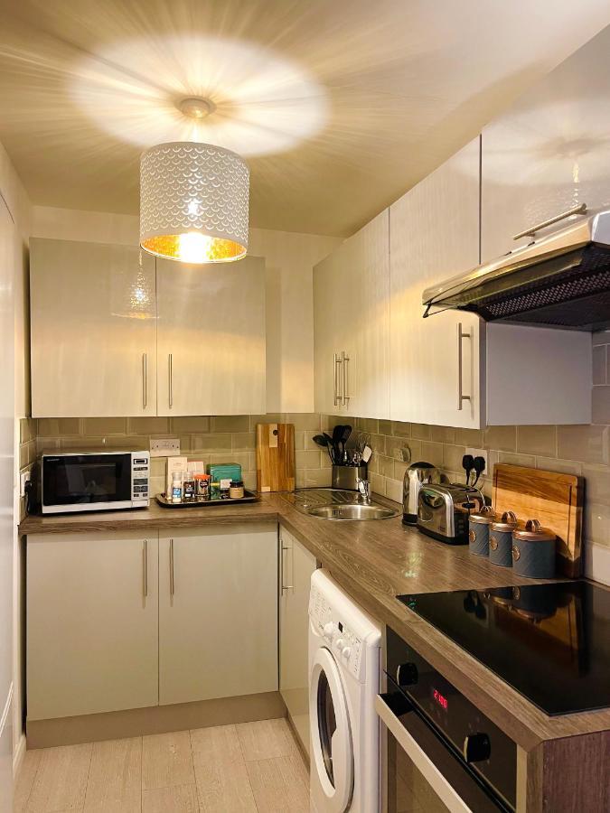 Enchanting One Bed Flat With Free Parking 헨던 외부 사진